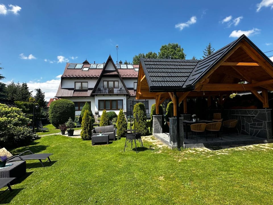 Property building, Natural landscape, Garden