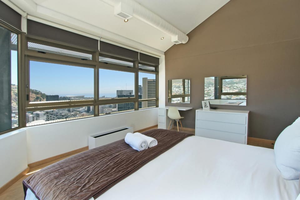 Bed, Natural landscape, Photo of the whole room, Bedroom