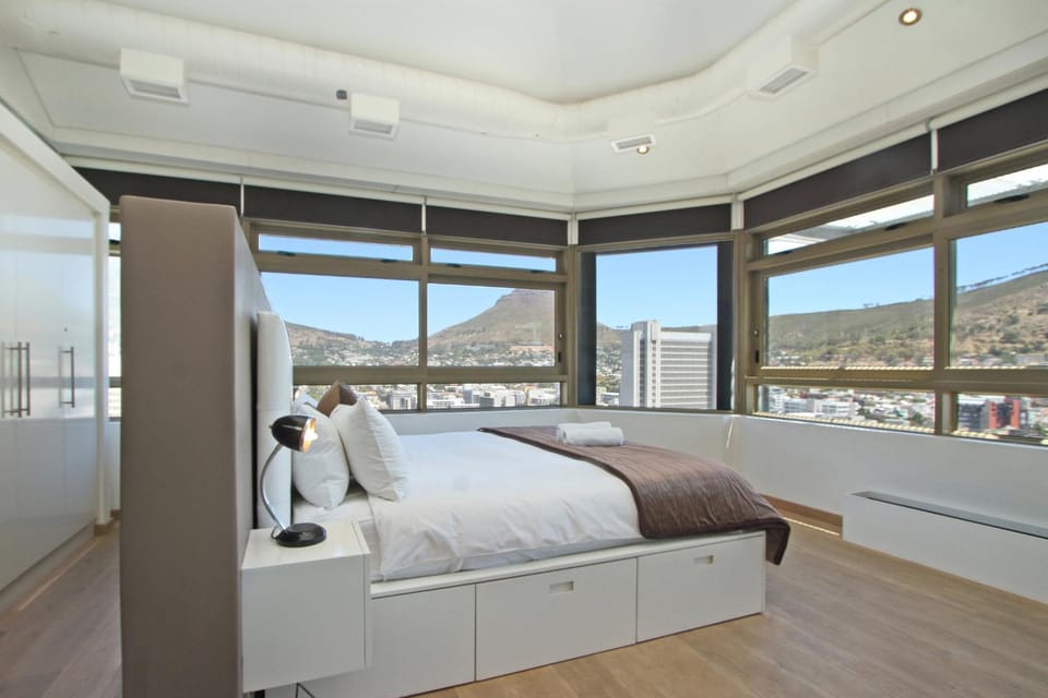 Bed, Natural landscape, Photo of the whole room, Bedroom, Mountain view
