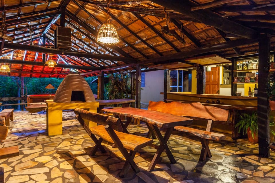 Restaurant/places to eat, Lounge or bar