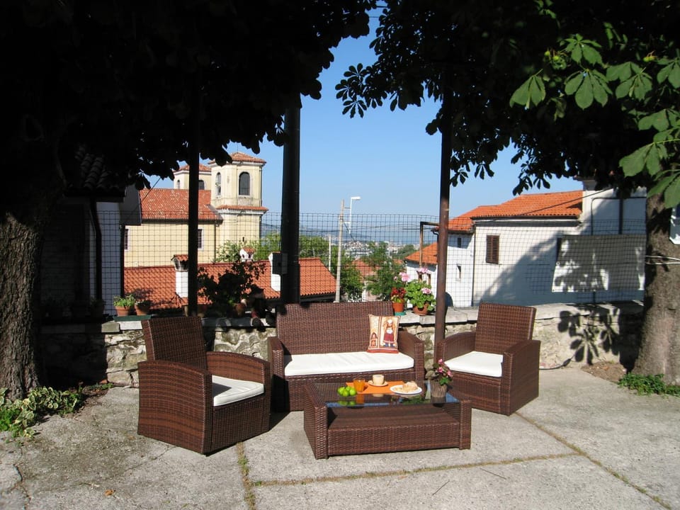 Facade/entrance, Garden, View (from property/room)