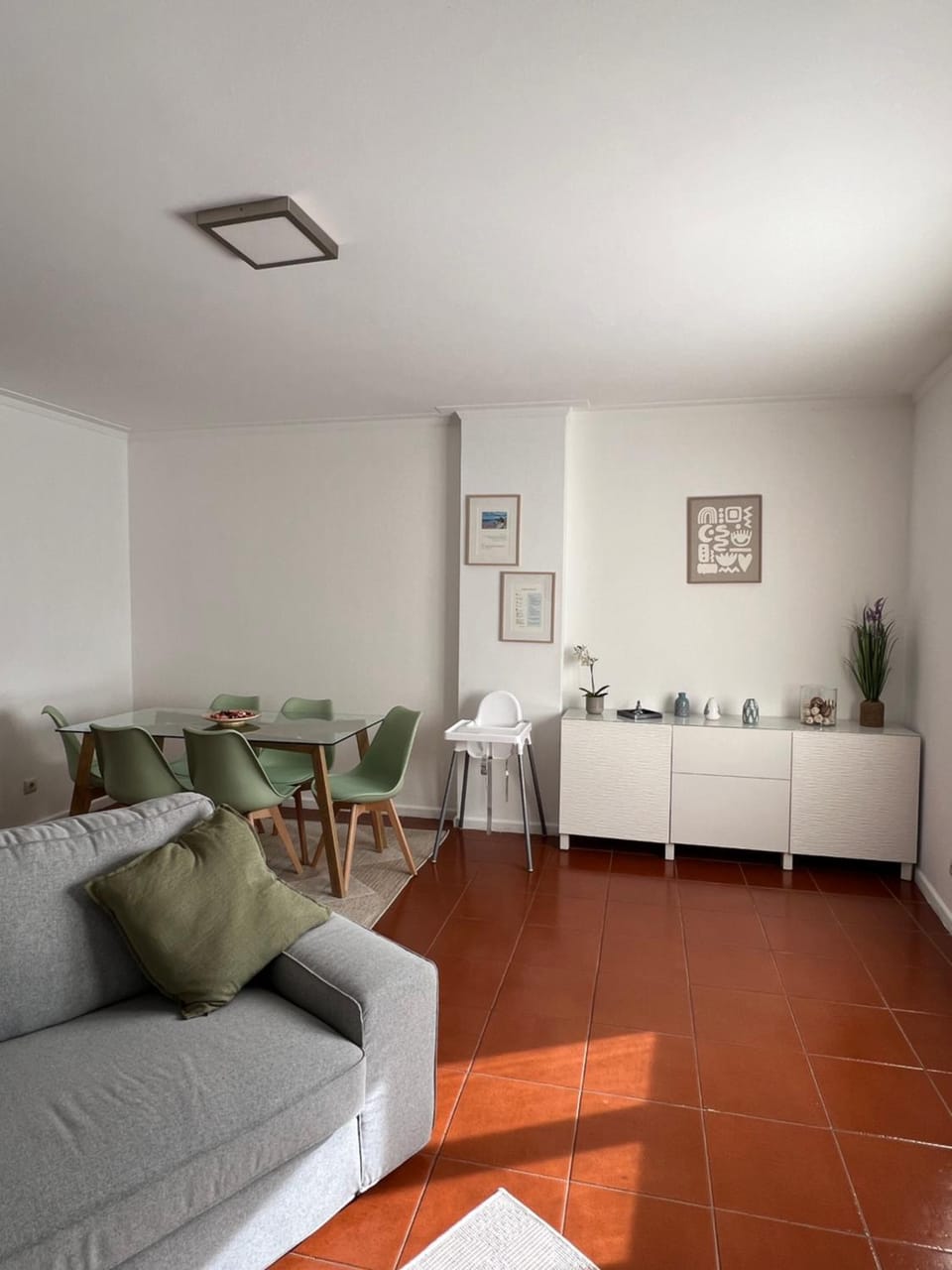 Living room, Photo of the whole room, Seating area, Dining area