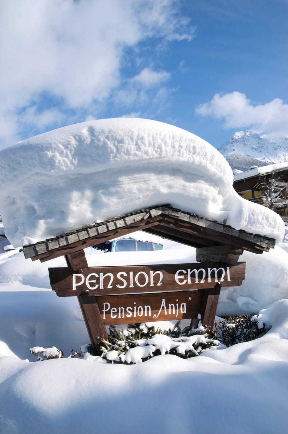 Facade/entrance, Winter