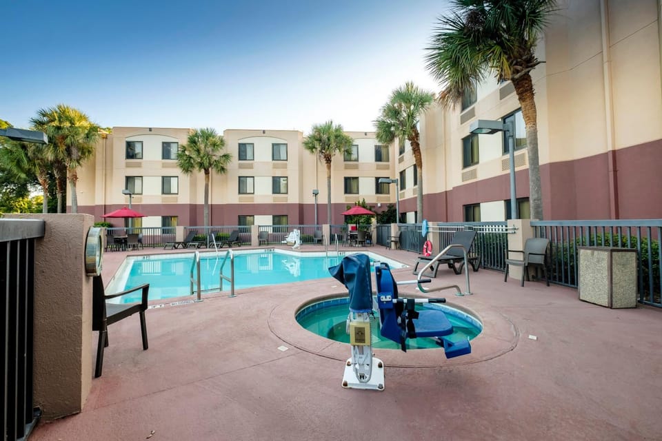 Swimming pool, Swimming pool