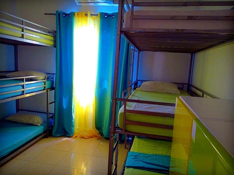 Bed, Photo of the whole room, Bedroom, bunk bed, locker