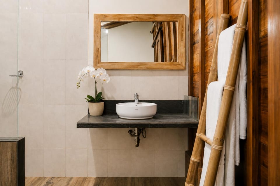 Bathroom, towels