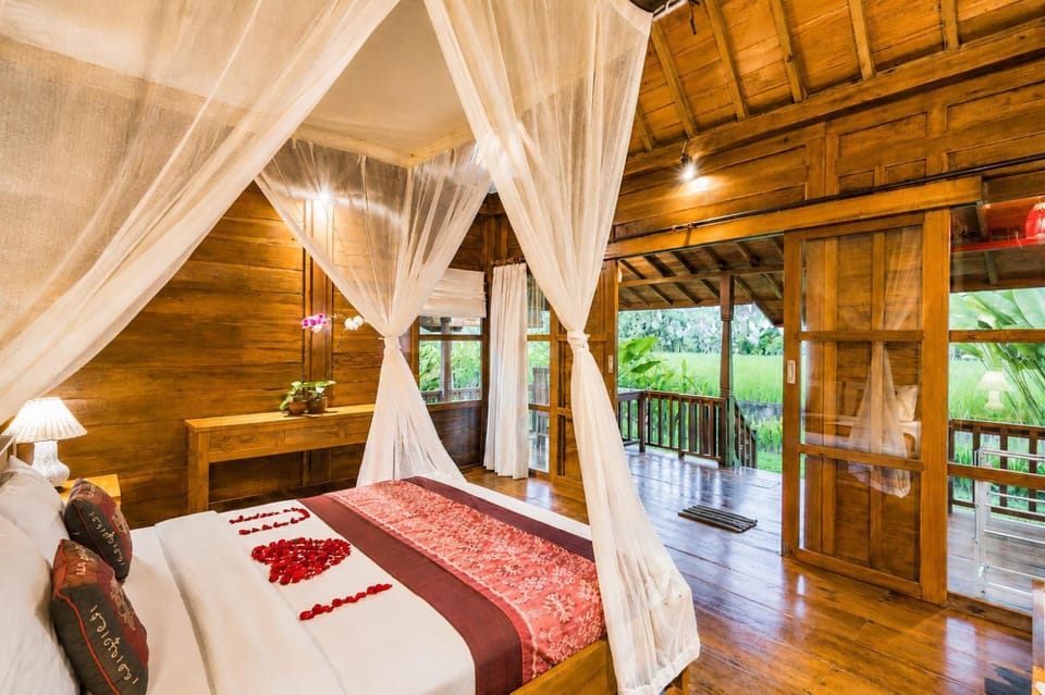 Bed, View (from property/room), Photo of the whole room, Bedroom