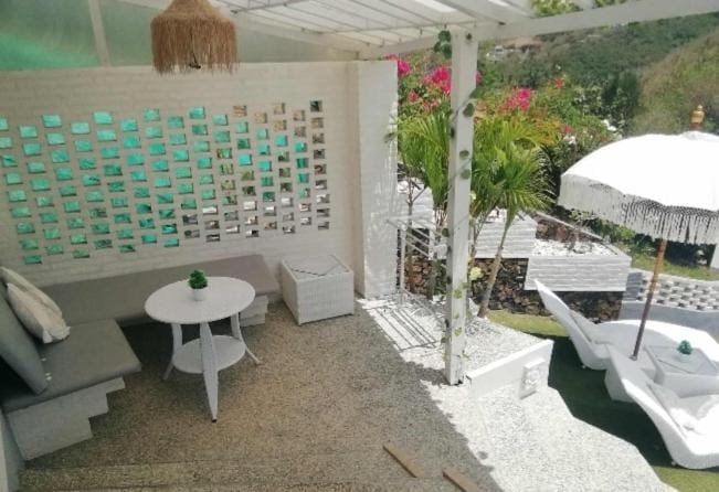 Lombok Hill Wiolett Bed and Breakfast in Pujut