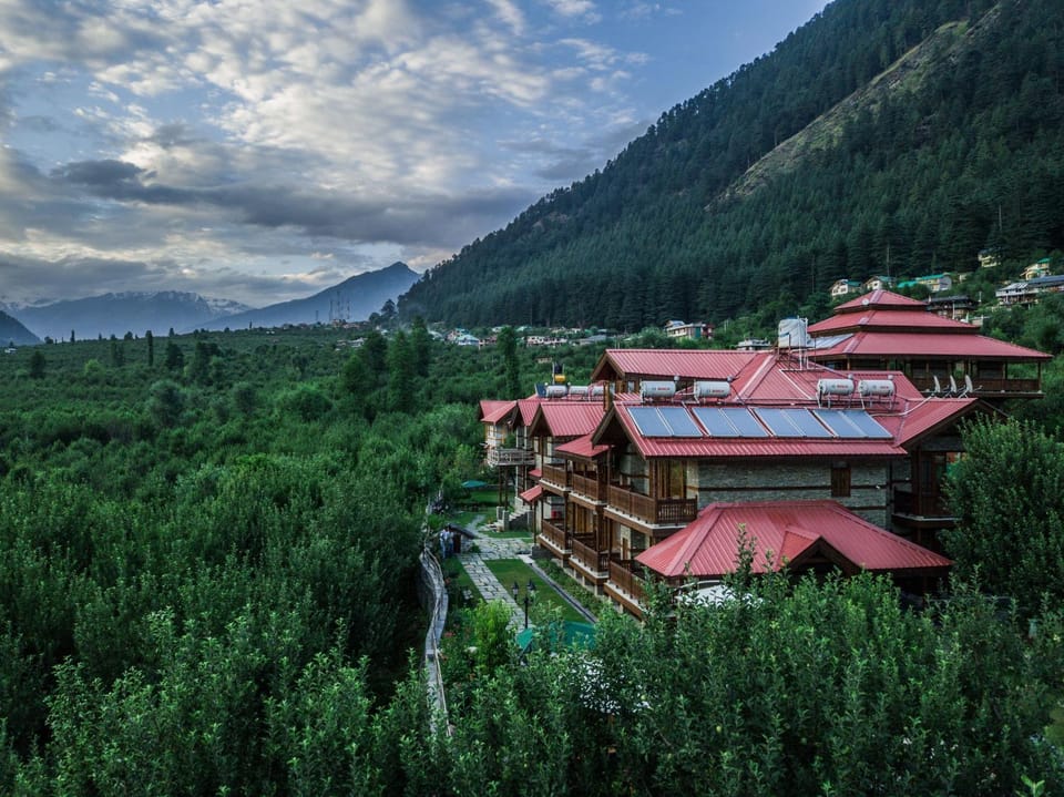 Neighbourhood, Natural landscape, Bird's eye view, Hiking, On site, Garden view, Landmark view, Mountain view