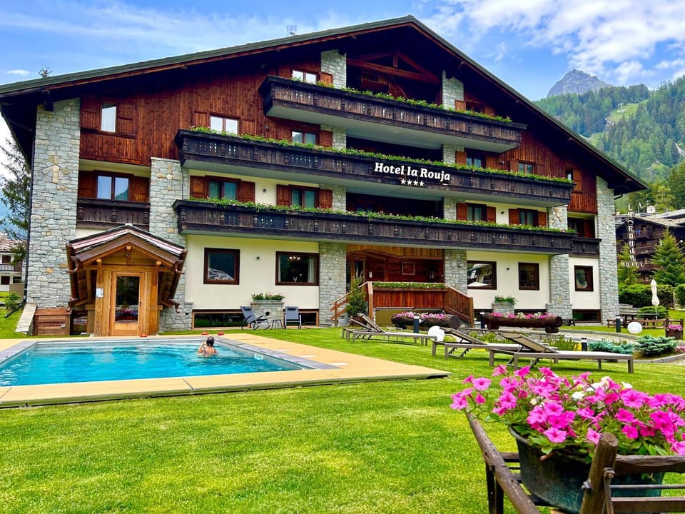 Hotel La Rouja Hotel in Champoluc