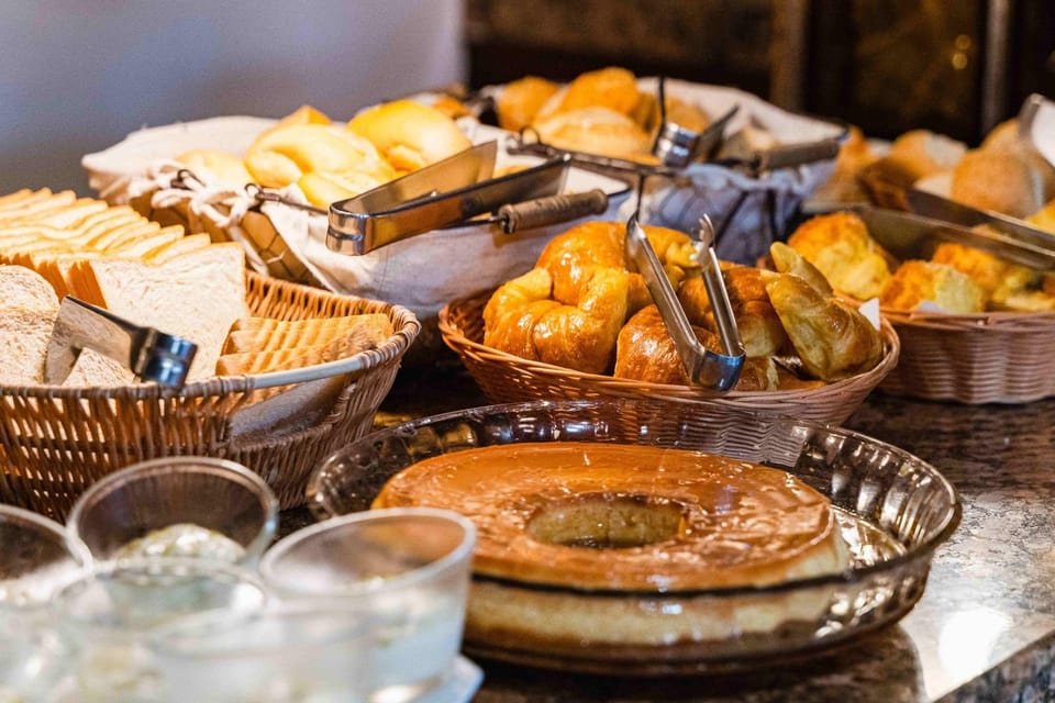 Food and drinks, Food, Breakfast, Continental breakfast, Buffet breakfast, Drinks, Non alcoholic drinks, internet, air conditioner