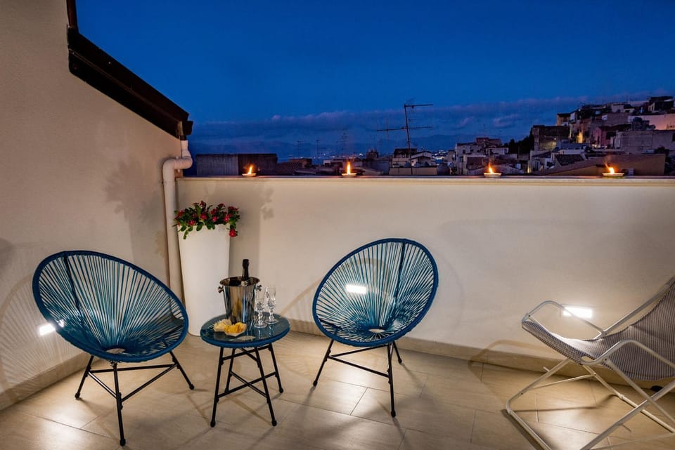 Balcony/Terrace, City view
