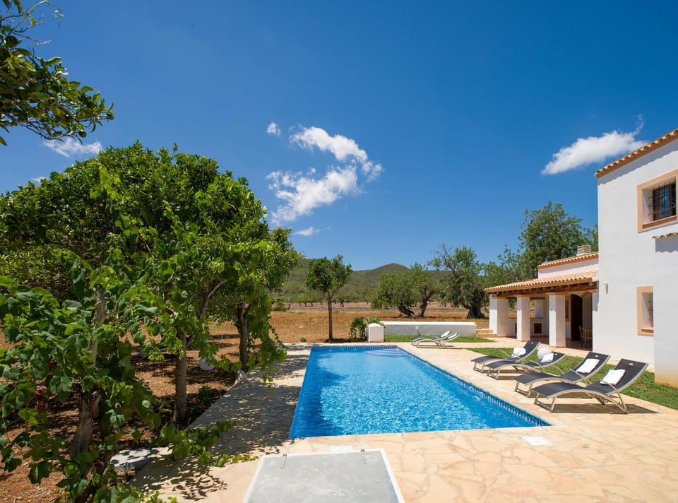 Day, Swimming pool