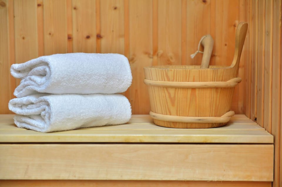 Sauna, towels