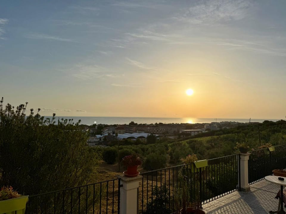 Day, Natural landscape, Sea view, Breakfast, Sunrise, Sunset