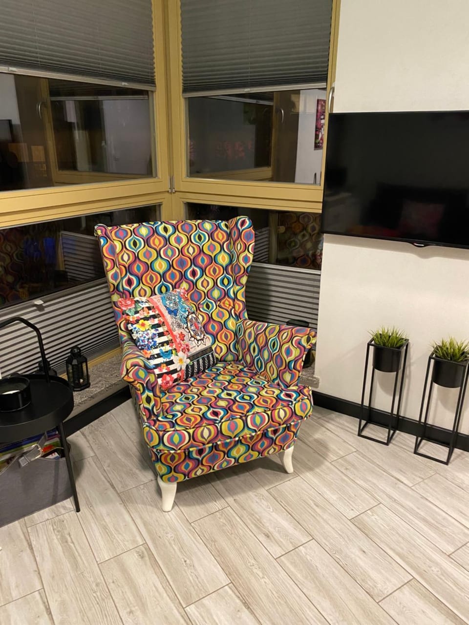 Communal lounge/ TV room, TV and multimedia, Living room, Seating area, Evening entertainment