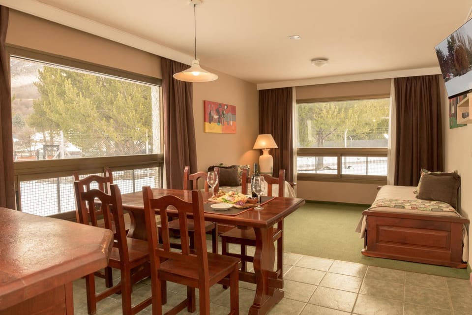 Photo of the whole room, Dining area, Bedroom