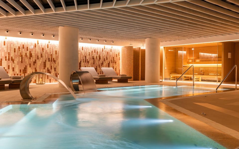 Hot Spring Bath, Solarium, Spa and wellness centre/facilities, On site, Swimming pool