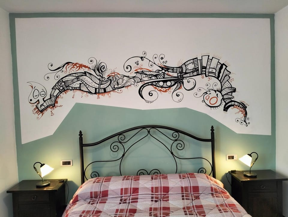 Bed, Photo of the whole room, Decorative detail, Bedroom