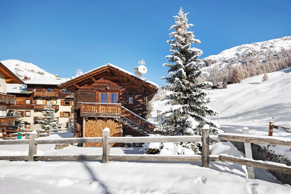 Property building, Day, Natural landscape, Winter, Mountain view