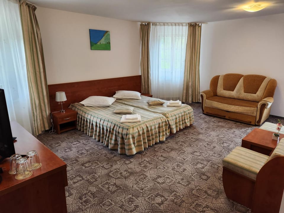 Bed, Photo of the whole room