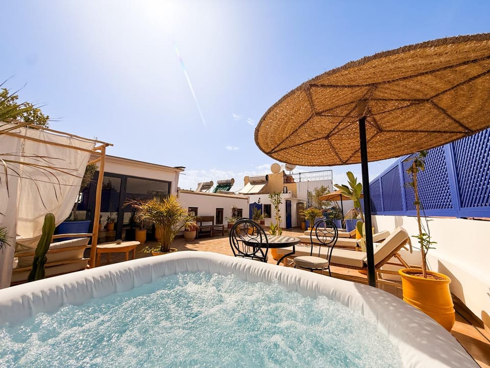 Patio, Hot Tub, sunbed
