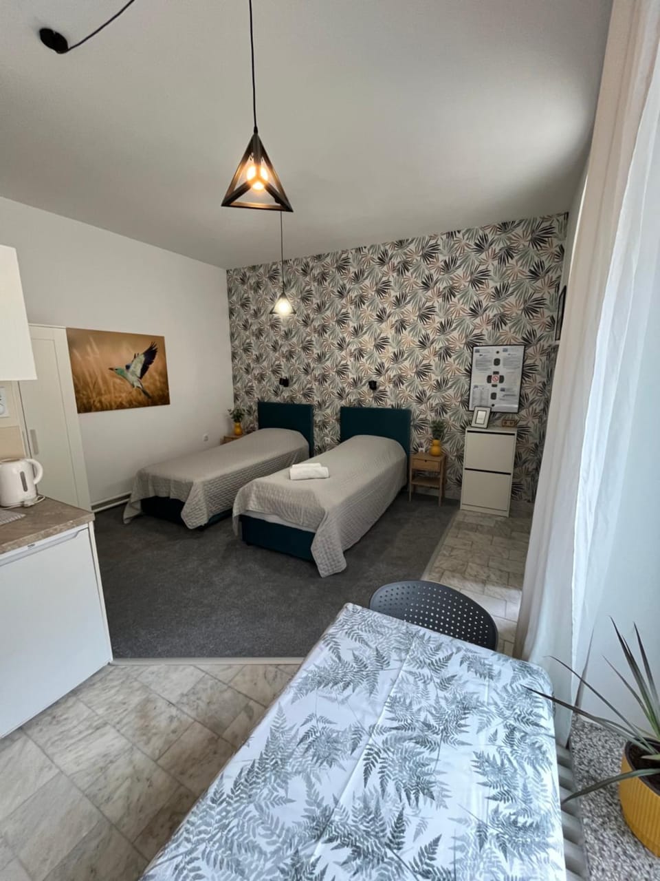 Bed, Photo of the whole room, Seating area, Bedroom