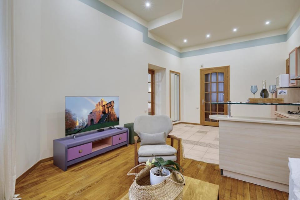 Kitchen or kitchenette, Seating area