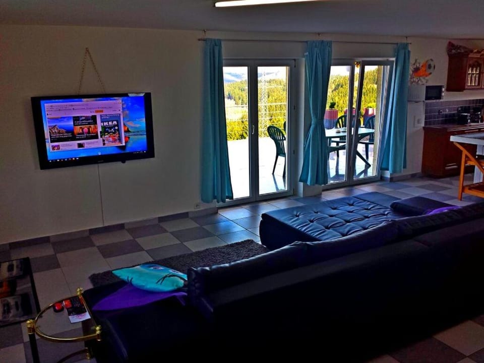 5 Ferienwohnungen nähe Badesee mit Bergblick Apartment in North Rhine-Westphalia