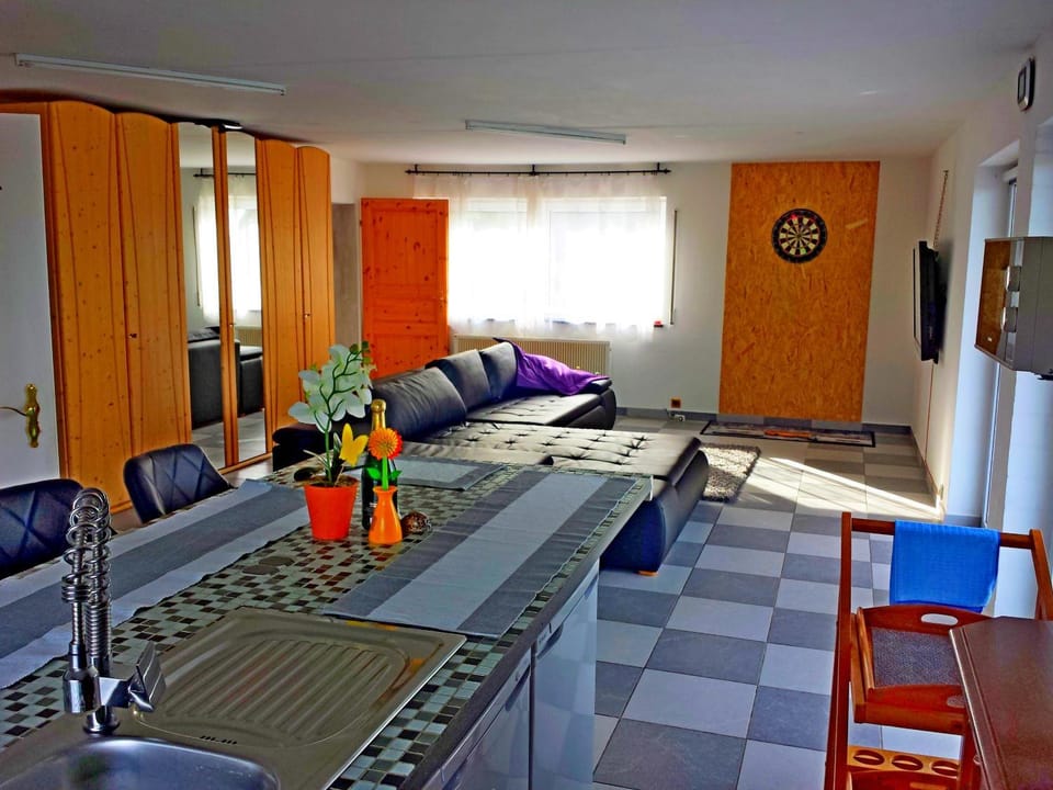 Kitchen or kitchenette, Living room