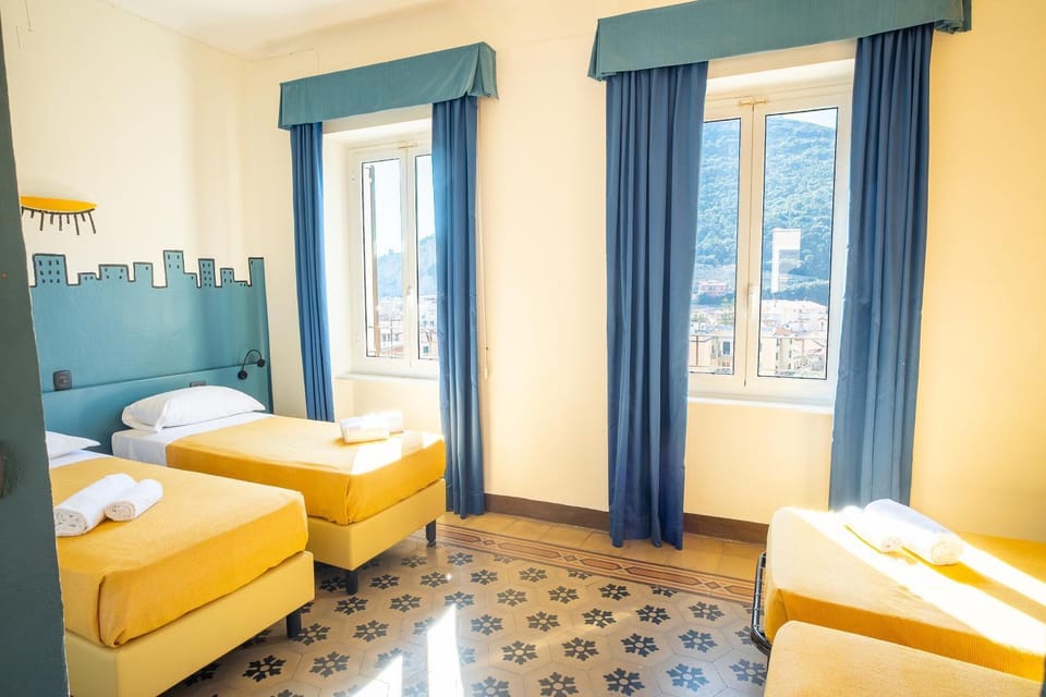 Bed, TV and multimedia, Bedroom, towels