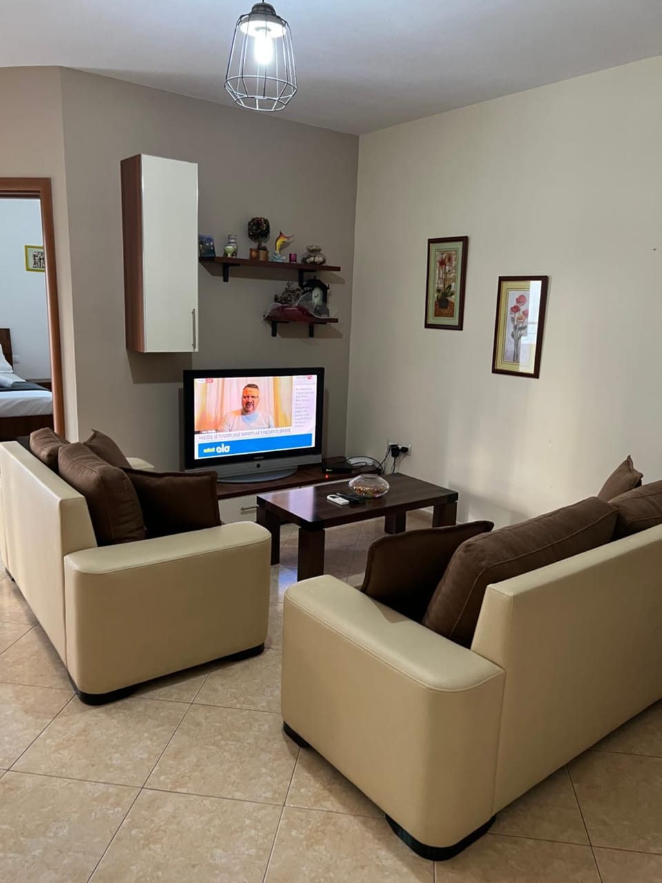 TV and multimedia, Living room, Evening entertainment