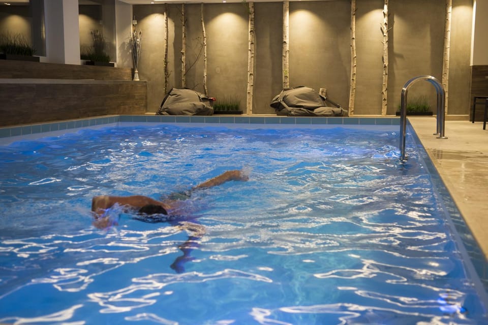 Swimming pool, Swimming pool