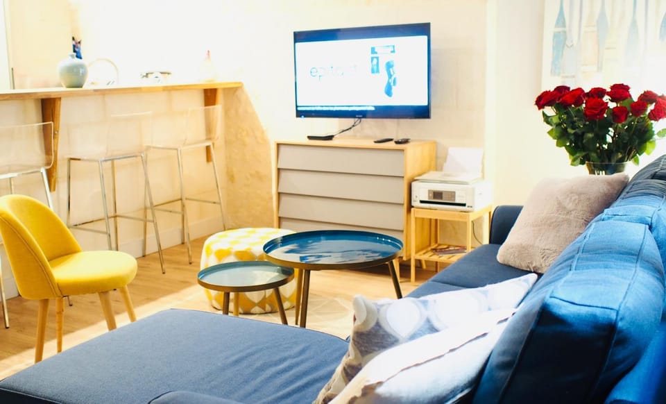 Communal lounge/ TV room, Living room