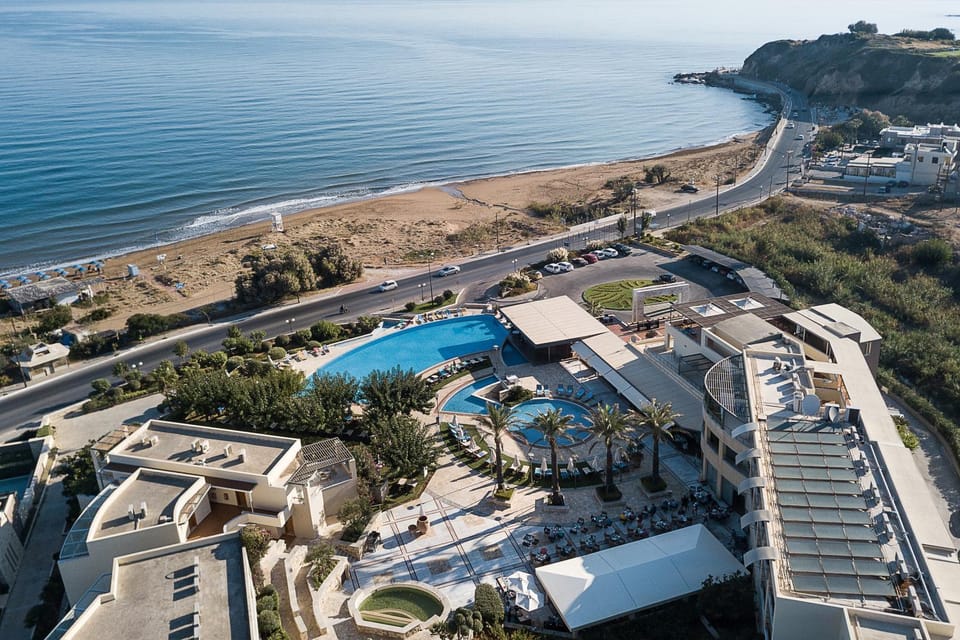 Property building, Summer, Beach, Swimming pool