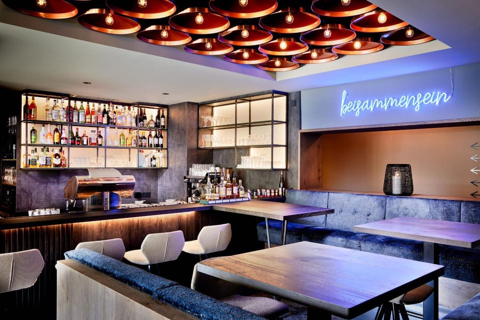 Lounge or bar, Lounge or bar