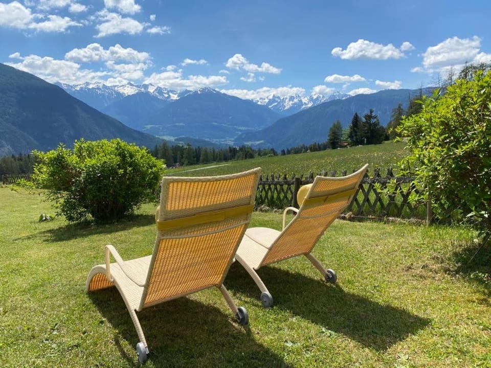 Garden, Balcony/Terrace, Mountain view