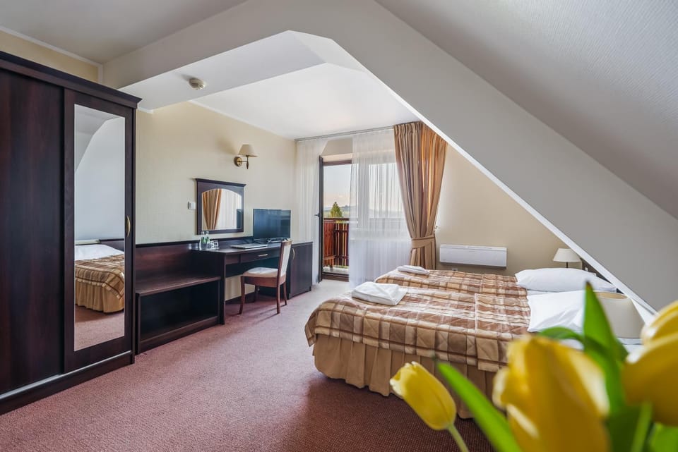 View (from property/room), Photo of the whole room, Bedroom