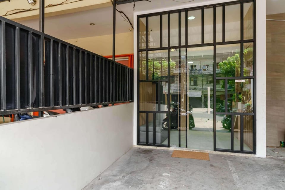 Facade/entrance