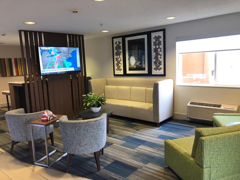 Communal lounge/ TV room, TV and multimedia