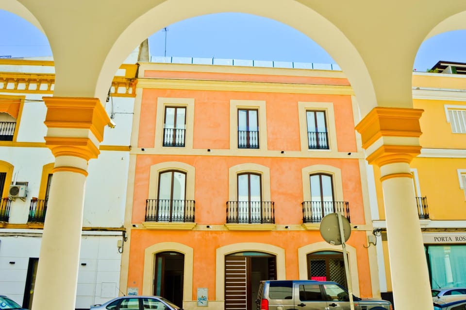 Facade/entrance