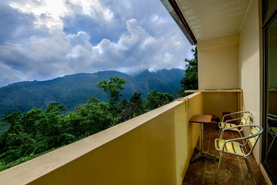 Patio, Mountain view