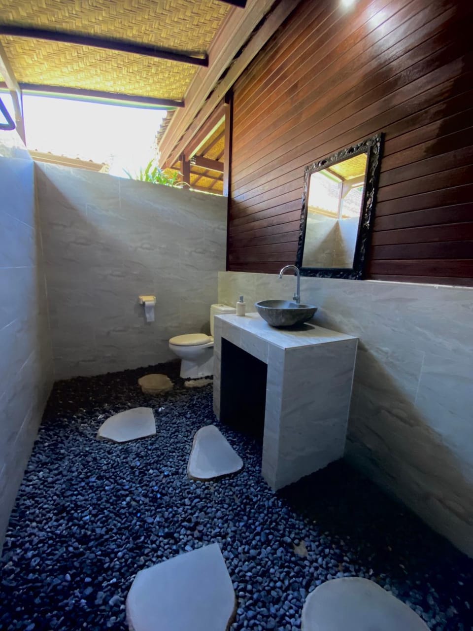 Damara Lembongan Campground/ 
RV Resort in Nusapenida