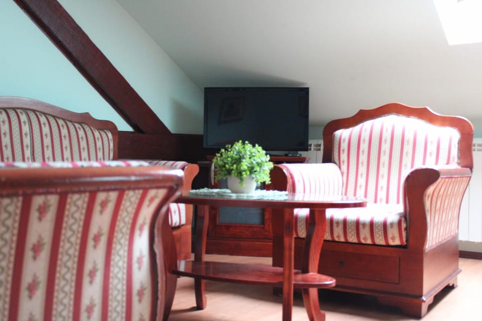 TV and multimedia, Decorative detail, Seating area