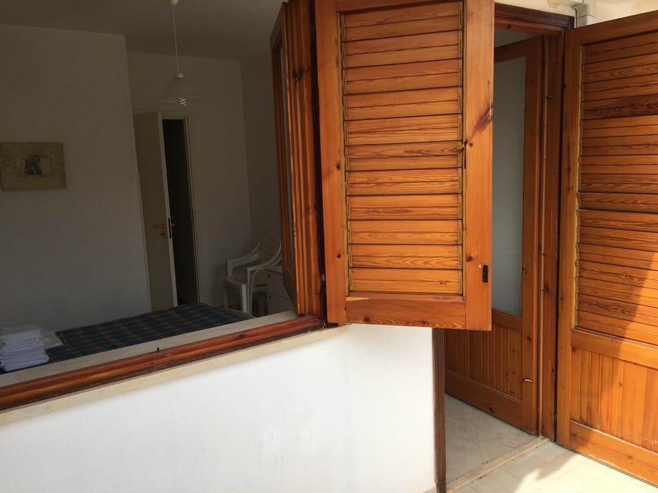 Property building, Patio, Facade/entrance