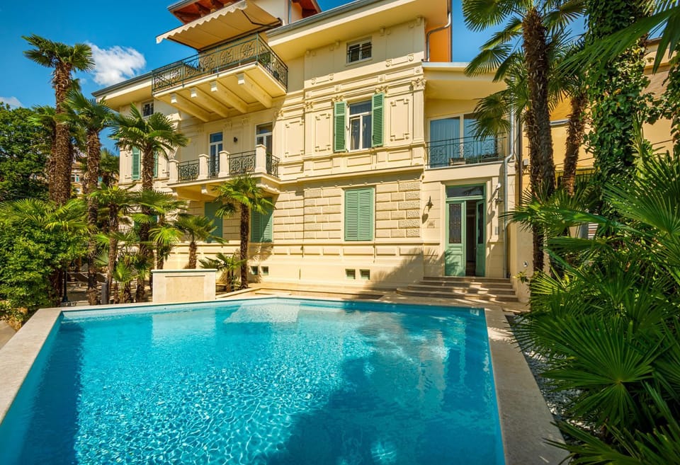 Garden view, Pool view