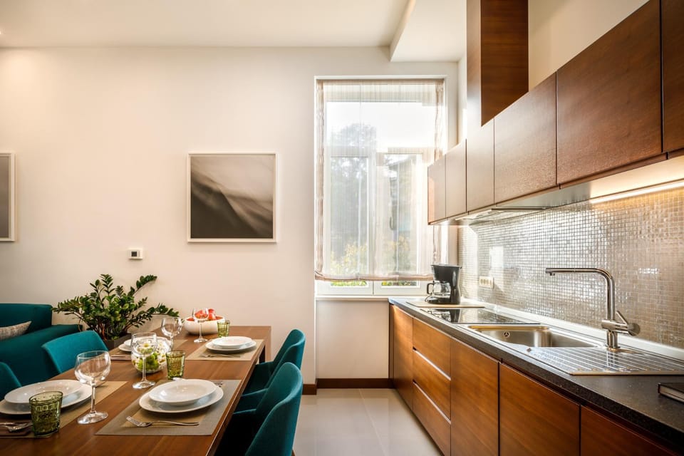 Kitchen or kitchenette, Living room, Dining area, Garden view, Street view
