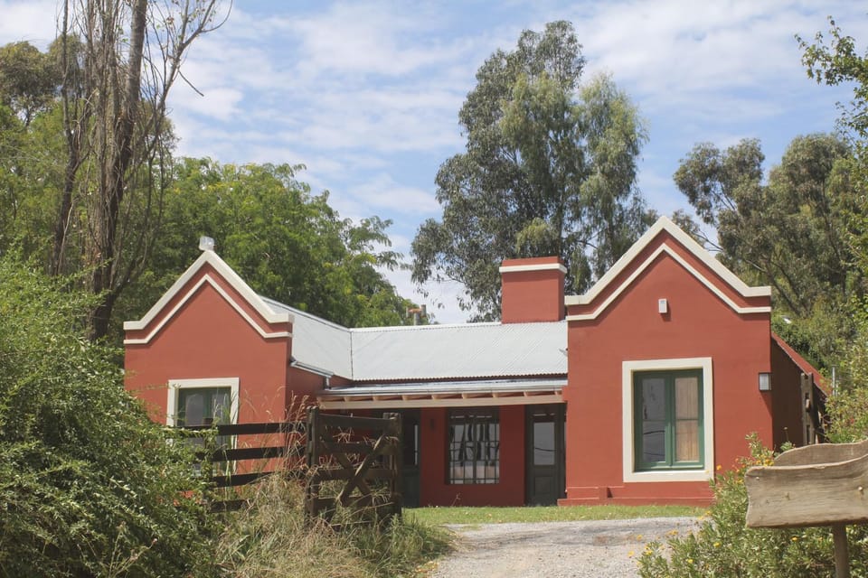 Quinta El Monte House in Buenos Aires Province