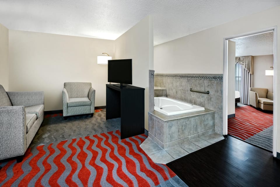 Holiday Inn & Suites College Station-Aggieland by IHG Hotel in College Station