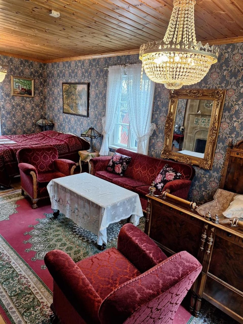 Hotelli Luostarin Puutarha Inn in Finland